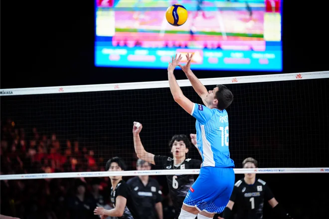 Gregor Ropret s podajo vedno najde pravega slovenskega soigralca. FOTO: Volleyballworld