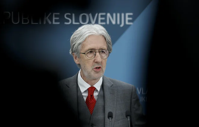 Boštjan Šefic ni želel povedati, kje so objekti, ki jih bodo umaknili s seznama za odstranitev. FOTO: Jože Suhadolnik/Delo