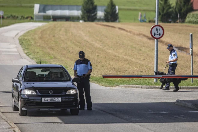 Nadzor na meji s Hrvaško se bo nadaljeval. FOTO: Voranc Vogel/Delo