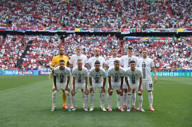 Slovenski nogometaši so prejeli gol v zadnji sekundi tekme s Srbijo. FOTO: Leon Vidic
