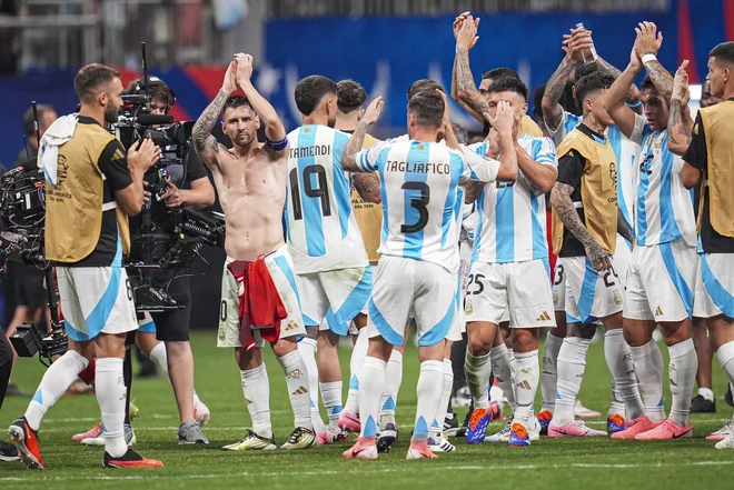 Argentinci so se takole veselili zmage nad Kanadčani. FOTO: Dale Zanine/Usa Today Sports