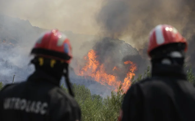 Hrvaški gasilci. Fotografija je simbolična. FOTO: Niksa Stipanićev/Cropix