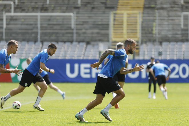 Trening slovenske nogometne reprezentance v Wuppertalu. FOTO: Leon Vidic