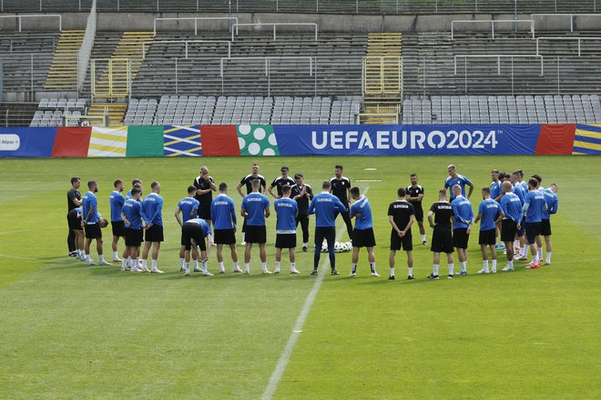 Trening slovenske nogometne reprezentance v Wuppertalu. FOTO: Leon Vidic