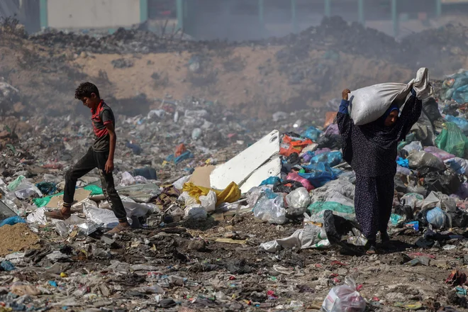 Izraelske sile od začetka ofenzive v Gazi po 7. oktobru okrepljeno izvajajo operacije tudi na zasedenem Zahodnem bregu, v katerih je bilo doslej ubitih že skoraj 550 Palestincev. FOTO: Omar Al-qattaa/AFP