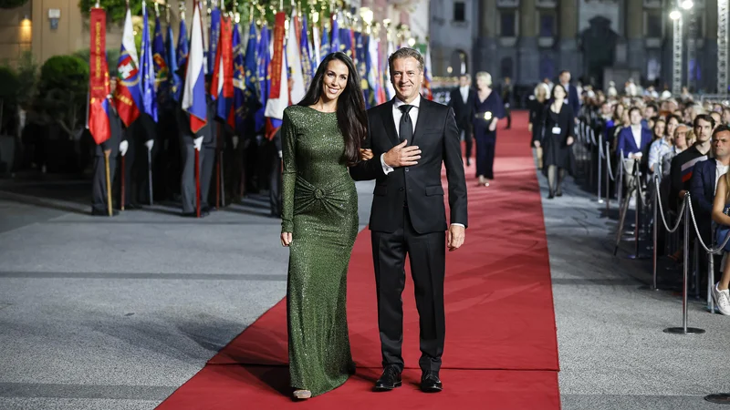 Bržkone so zajedljivi komentarji in zavidljivi pogledi nastali kot posledica spoznanja le zato, ker je bila Gabrova preprosto lepa. FOTO: Jože Suhadolnik/Delo