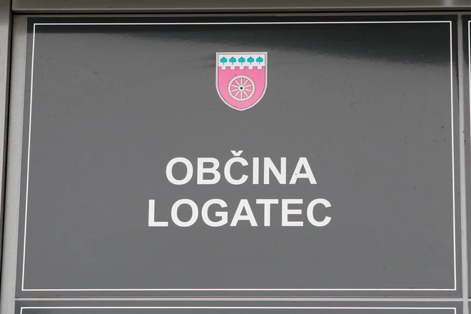 Občina Logatec je prejemnica denarja iz naslova nadomestila za uporabo stavbnega zemljišča (NUSZ). FOTO: Marko Feist