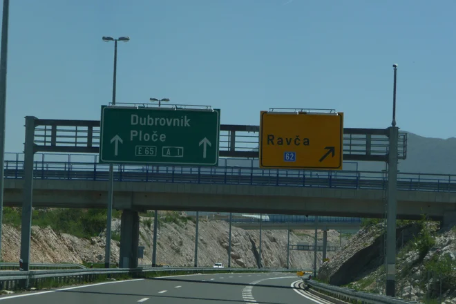 S sezonskim zvišanjem cen za določene kategorije vozil želijo v podjetju nuditi podporo prebivalcem in gospodarstvu v času turistične sezone. Foto: Dejan Vodovnik