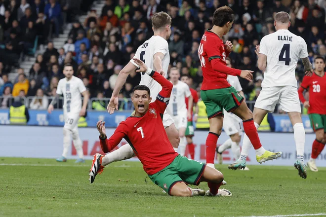 Cristiano Ronaldo nima dobre izkušnje s Slovenci. FOTO: Leon Vidic