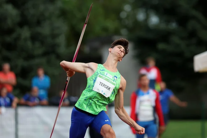 Tom Teršek je kot drugi Slovenec kopje vrgel čez 80 metrov.  FOTO: OKS-ZŠZ