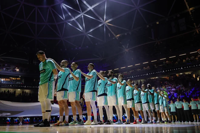 Slovenska reprezentanca bo prvo tekmo igrala v torek s Hrvaško. FOTO: Črt Piksi