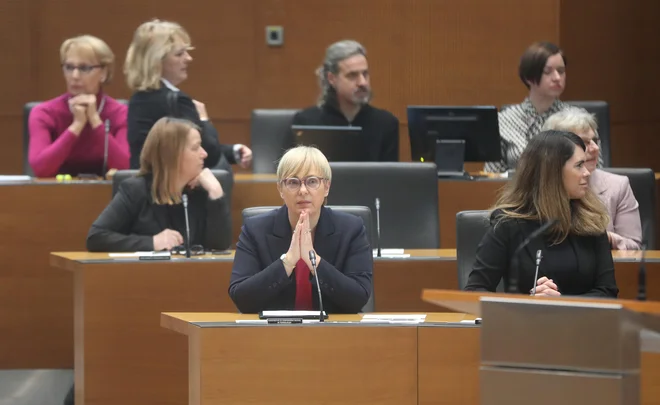 Ko gre za kadrovske pristojnosti, ima predsednik republike pri večini predlagalno funkcijo – izjema je senat KPK –, kandidate nato imenujejo poslanci. Ti so Natašo Pirc Musar z zadnjim glasovanjem opozorili na svojo vlogo. FOTO: Blaž Samec
