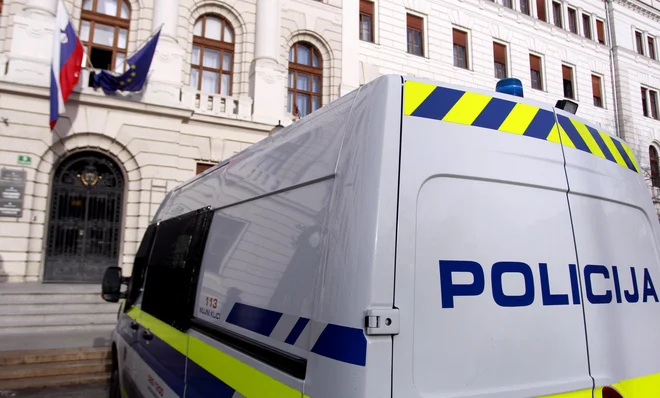 Policijski kombi. Fotografija je simbolična. FOTO: Roman Šipić/Delo