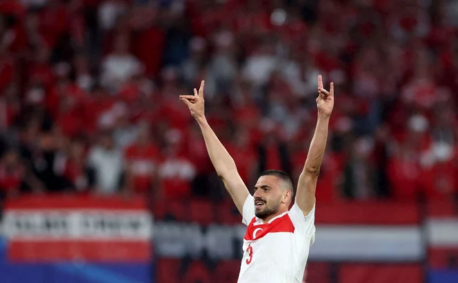 Merih Demiral se je tako veselil zadetka. FOTO: Ronny Hartmann/AFP