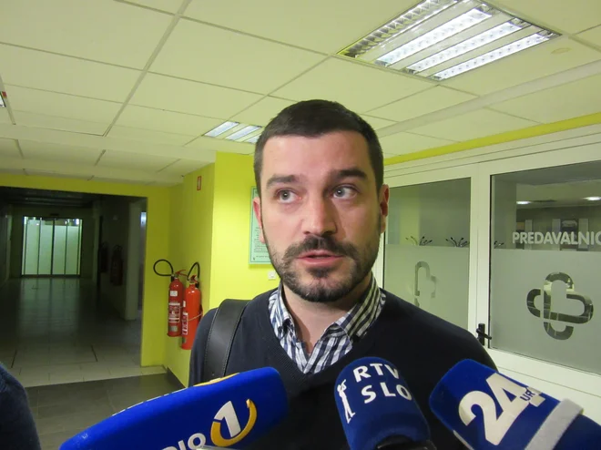 Generalni direktor v odhodu Andraž Jakelj je opozoril na prostorsko stisko na onkološkem inštitutu. FOTO: Špela Kuralt/Delo