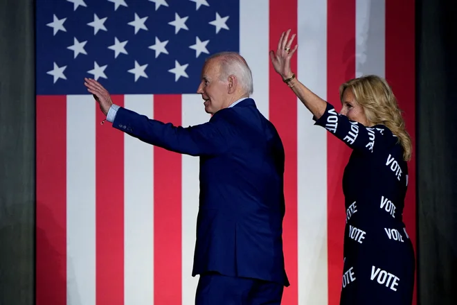Jill Biden je v pogovoru za Vogue poudarila, da bo predsednik Biden vedno naredil tisto, kar je najboljše za državo. Foto Elizabeth Frantz/Reuters