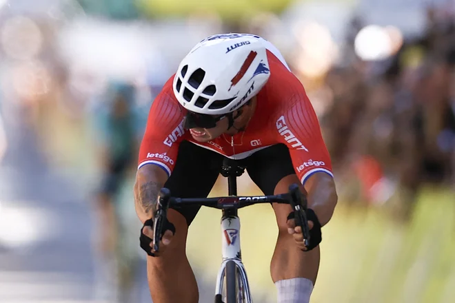 Dylan Groenewegen dolgo ni vedel ali je zmagal. FOTO: Anne-christine Poujoulat Afp