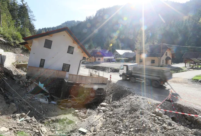 Z lastniki poskušajo o vseh odprtih vprašanjih doseči dogovor. Če bo kakšna zadeva preveč ali premalo ocenjena, so pripravljeni cenitve tudi dopolniti, je še dejal Šefic. FOTO: Dejan Javornik/Slovenske novice