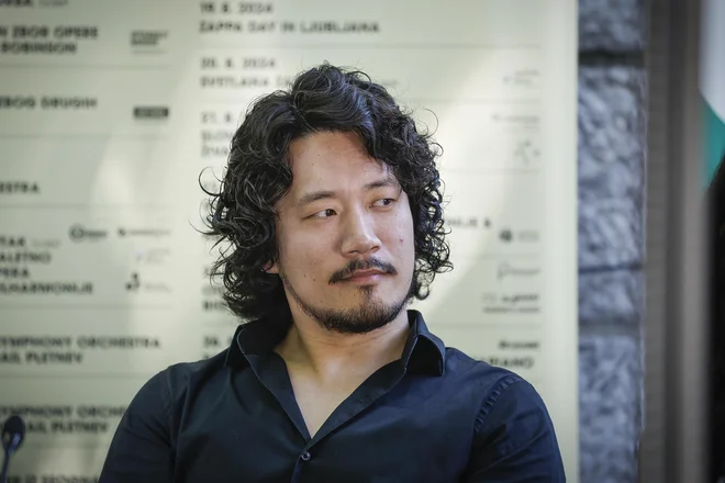 Leon Kim je v operi Trubadur grof Luna. Foto Jože Suhadolnik