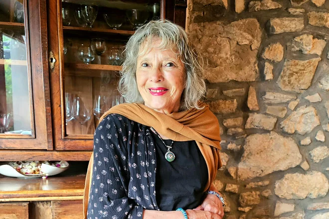 »Začela sem razmišljati o tem, da je mamina zgodba in seveda zgodba vseh Primorcev premalo slišana, kar je bil tudi povod, da sem začela razmišljati o tem, kako bi to zgodbo povedala,« pravi Nadja Velušček.
Foto Brane Maselj