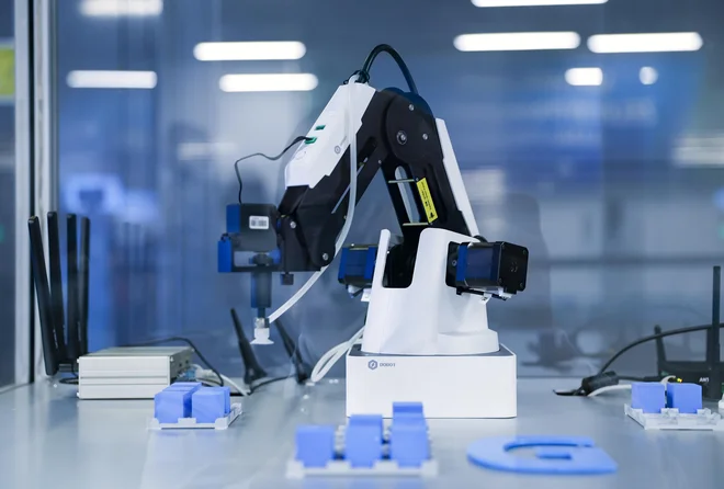 Zasebna mobilna omrežja bodo pospešila digitalizacijo v industriji. FOTO: Jože Suhadolnik