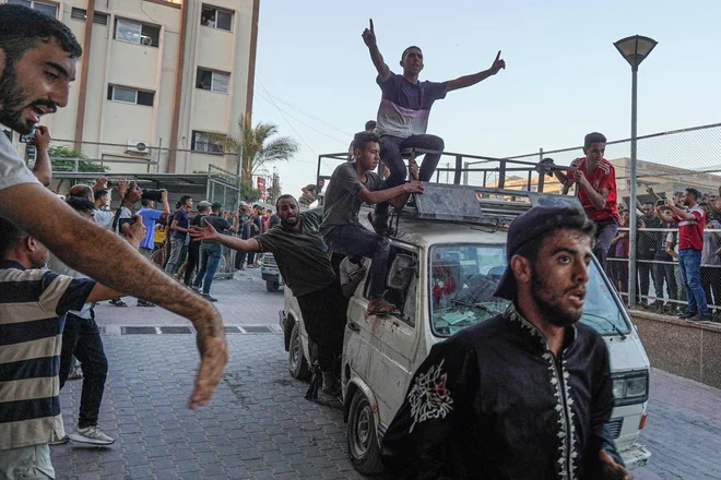 To je že četrti izraelski napad na šolo v Gazi v zadnjih dneh. FOTO: Bashar Taleb/AFP