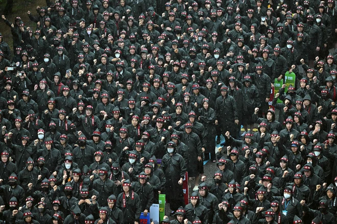 Ponedeljkov shod članov Samsungovega sindikata FOTO: Jung Yeon-je/AFP