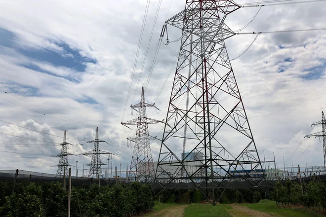 Naprotniki vztrajajo, da je jedrska energija najdražja, a to ne drži povsod in tudi dolgoročno ne, ob upoštevanju vseh stroškov. FOTO: Blaž Samec/Delo