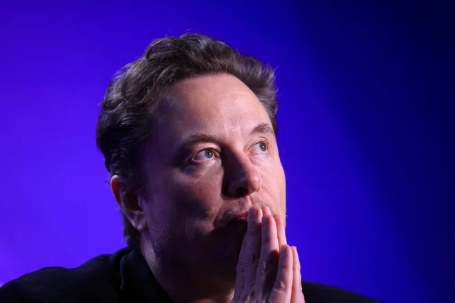 Lastnik X Elon Musk je v odzivu na svojem omrežju zapisal, da se veselijo javne bitke na sodišču, da bodo lahko Evropejci spoznali resnico. FOTO: David Swanson/Reuters