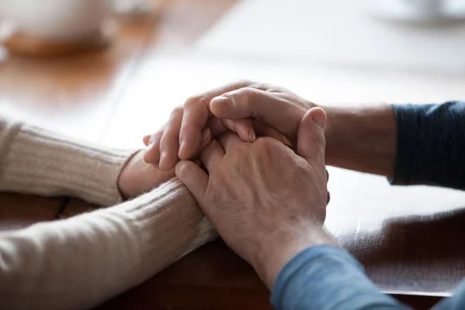 Srebrna ločitev ali srebrna ljubezen? Okrogle številke s tem nimajo nič, pravijo strokovnjaki. FOTO: Shutterstock