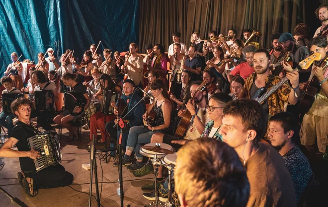 Koncert Etno Histeria World Orchestra je osrednji dogodek festivala. FOTO: promocijsko gradivo