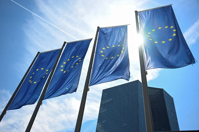 Po junijskem obrestnem rezu so se v ECB odločili za premor. FOTO: Jana Rodenbusch/Reuters