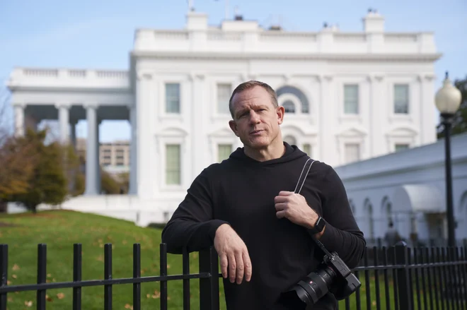 Potomec italijanskih priseljencev se je šolal za komercialnega fotografa, a je med študijem sklenil, da bo fotoreporter. AVTOPORTRET: Evan Vucci