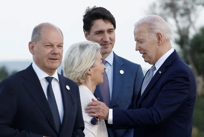 Nemški kancler Olaf Scholz: Bidnova odločitev, da ne bo več kandidiral, si zasluži priznanje. FOTO: Louisa Gouliamaki/Reuters