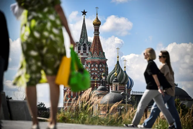 Kamala Harris je Vladimirja Putina, ki bi lahko januarja prihodnje leto postal njen kolega, označila za avtoritarnega imperialista.

FOTO: Aleksander Nemenov/AFP