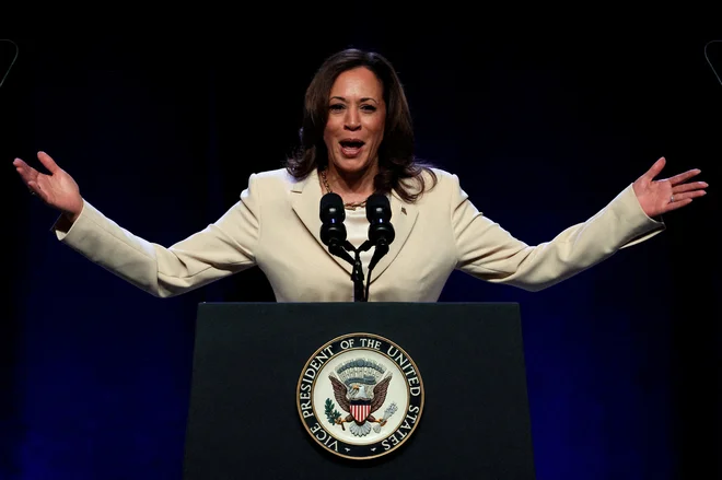 Demokratska podpredsednica Kamala Harris v tekmi za Belo hišo. FOTO: Brendan Mcdermid/Reuters