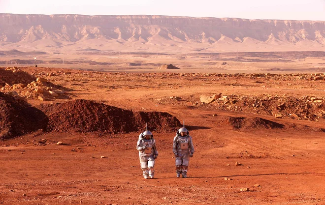 Vesoljske agencije si želijo, da bi človek na Mars lahko stopil v prihodnjem desetletju. FOTO: Jack Guez/AFP