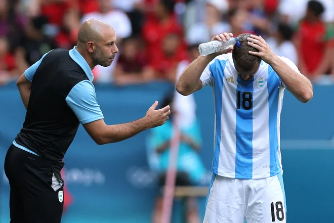 Javier Mascherano je olimpijski turnir začel s porazom. FOTO: Thaier Al-sudani/Reuters