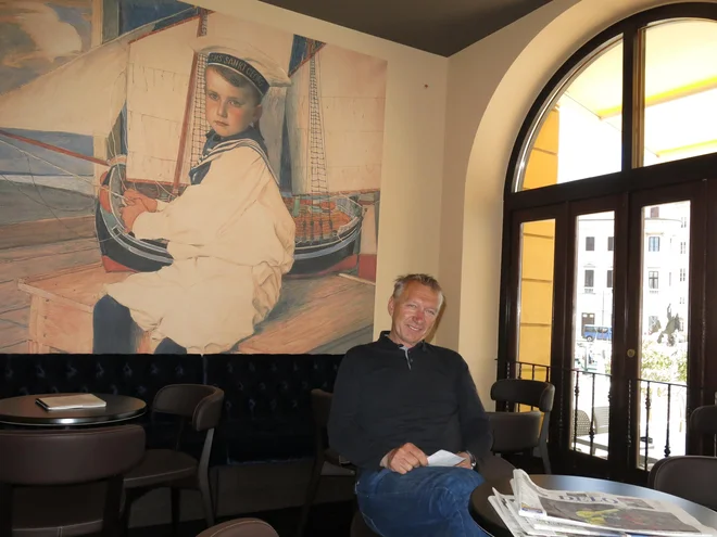 Dušan Mrdakovič, kot novi najemnik Caffe Teatra v Piranu. FOTO: Boris Šuligoj