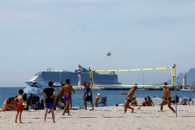 Turizem na ogromnih potniških križarkah je spet v vzponu.
FOTO: Clodagh Kilcoyne/Reuters
