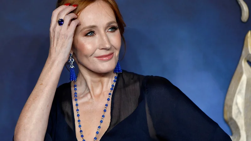 Pisateljica J. K. Rowling na britanski premieri filma Magične živali: Grindelvaldovi zločini leta 2018 FOTO: Toby Melville/Reuters