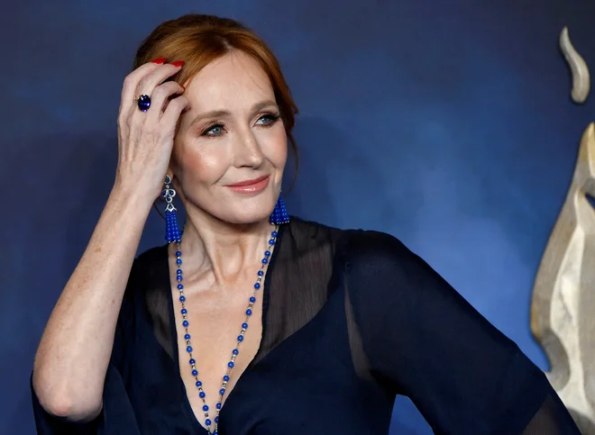 Pisateljica J. K. Rowling na britanski premieri filma Magične živali: Grindelvaldovi zločini leta 2018 FOTO: Toby Melville/Reuters