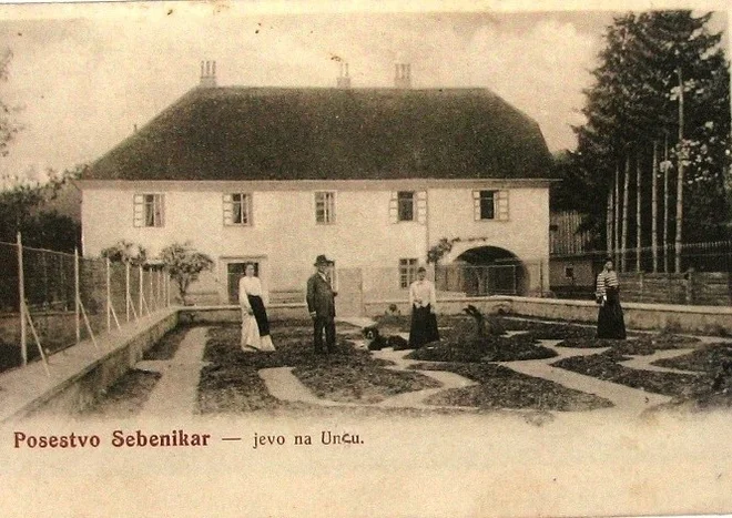 Posestvo Sebenikarjevih na Uncu.