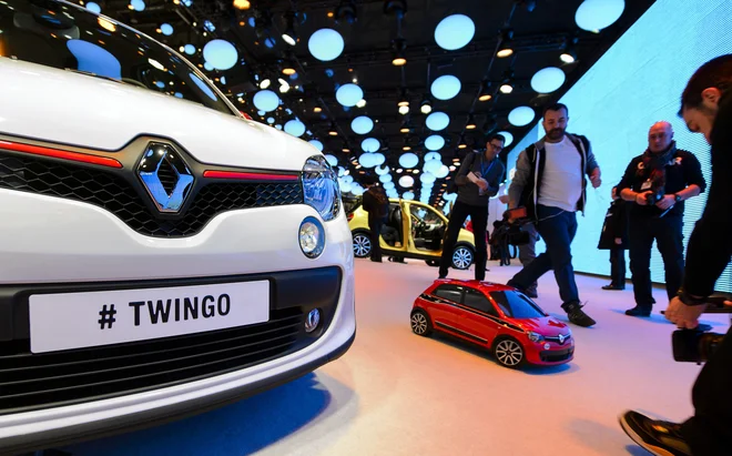 Tretja generacija je bila nared leta 2014, tako z bencinskim kot električnim motorjem. FOTO: Fabrice Coffrini/Afp