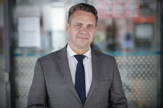Tomaž Vesel je najbolj kompetenten kandidat, ki uživa široko podporo, je po seji vlade povedal Matej Arčon. FOTO: Uroš Hočevar/Delo