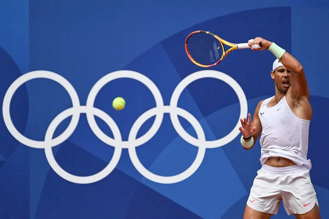 Rafael Nadal v Parizu vadi, a je še negotov za nastop. FOTO: Patricia De Melo Moreira/AFP
