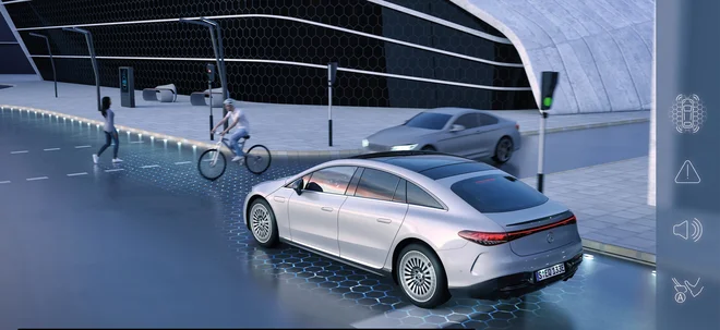 Sistem samodejnega zaviranja v sili je eden najboljših asistenčnih varnostnih sistemov. FOTO: Mercedes-benz