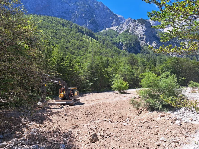 Materiala za odvoz je še zelo veliko. FOTO: Špela Kuralt