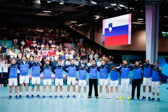 Slovenska izbrana vrsta se je predstavila v dobri luči, a so jo črne minute sredi drugega polčasa drago stale. Foto Anže Malovrh/STA