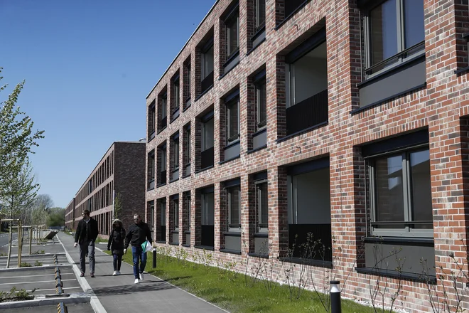 Na 20. razpisu je Javni stanovanjski sklad mestne občine Ljubljana lansko jesen v najem ponudil okoli 200 neprofitnih stanovanj. Na fotografiji stanovanjska soseska Rakova jelša 2. FOTO: Leon Vidic/Delo